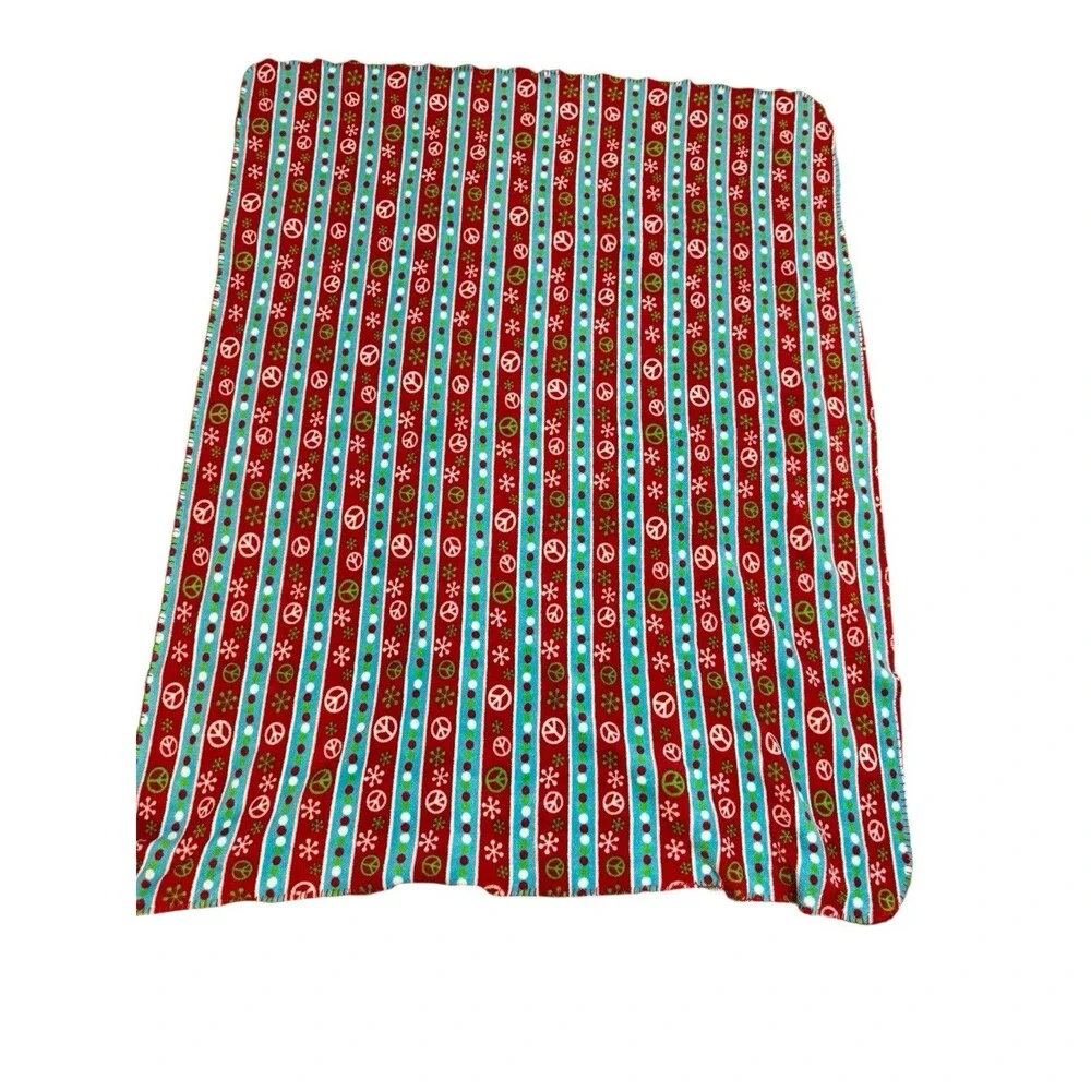 Cozy Christmas Peace‎ Sign Plush Blanket – Red, Blue & Green Holiday Throw